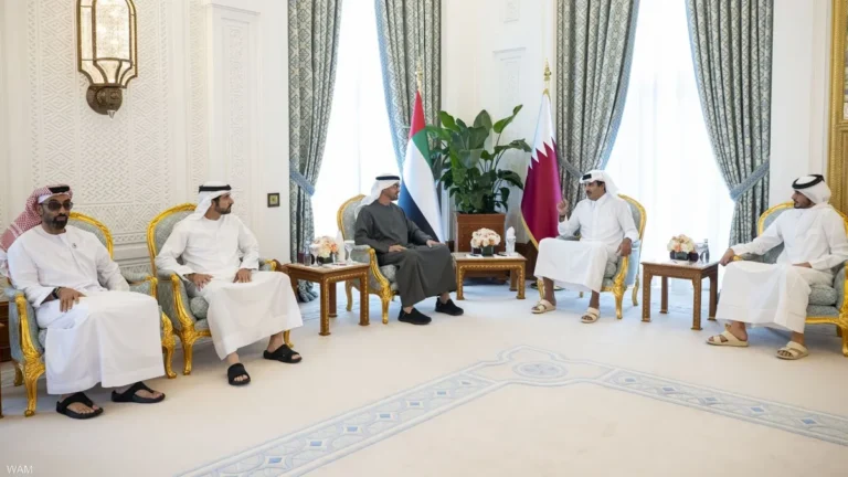 محمد بن زايد يؤكد دعم الإمارات لإجراءات قطر