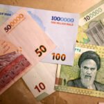 تراجع العملة الإيرانية إلى أدنى مستوى بعد إعادة العقوبات
