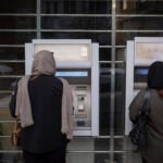 كيف ستتأثر إيران بالعقوبات التي أعيد فرضها عليها؟