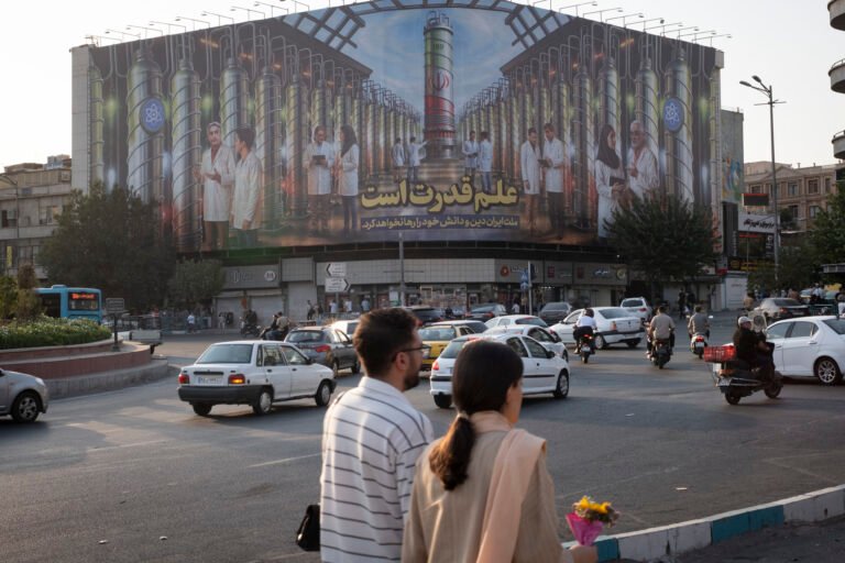 توعدت برد "حازم ومناسب".. إيران تندد بإعادة فرض العقوبات