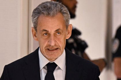 French judiciary convicts Sarkozy of "criminal conspiracy". And he exonerates him from another