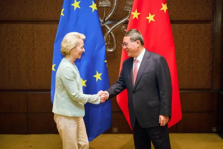 China calls on Europe to maintain open markets and not politicize economic issues.