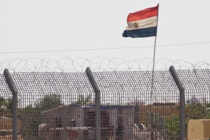 مصر ترد بقوة: "لا تهريب من سيناء".. وإسرائيل تبحث عن شماعة لفشلها في غزة
