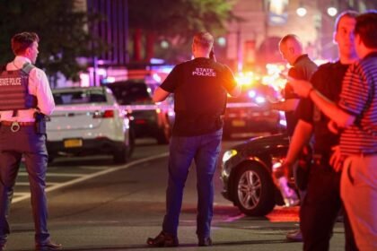 نيويورك.. الشرطة تبحث عن أدلة على دوافع إطلاق النار الجماعي المميت في برج مكاتب مانهاتن
