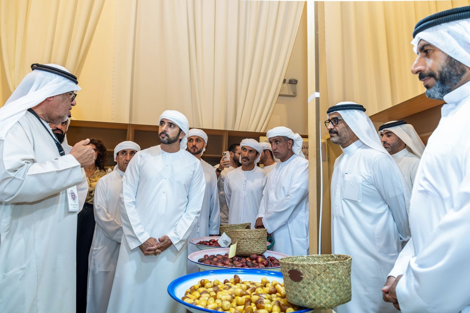 He sent a gift of one million dirhams to encourage the participants. Hamdan bin Mohammed visits part of Dubai Wetland