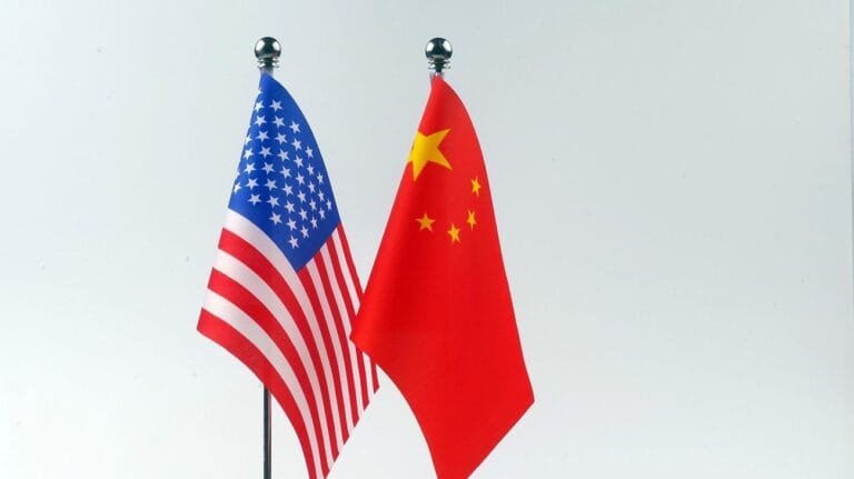 تمهيد الطريق للقاء ترامب وشي.. الولايات المتحدة والصين تطلقان محادثات جديدة بشأن تمديد هدنة الرسوم الجمركية