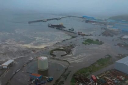 زلزال بقوة 8.8 في أقصى شرق روسيا يتسبب في تسونامي.. واليابان وهاواي تأمران بإجلاء السكان