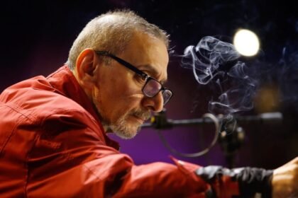 لحّن الرحباني لوالدته الفنانة الكبيرة فيروز بعضاً من أشهر أغانيها