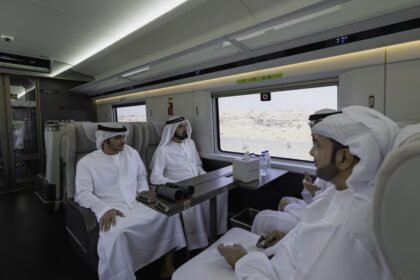 محمد بن راشد : قطار الاتحاد شريان اقتصادي مهم وجسر حيوي يعزز مسيرة الإمارات نحو المستقبل