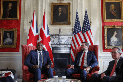 قبل اجتماع ترامب وبوتين.. مسؤولون من واشنطن وبروكسل وكييف يجتمعون في لندن