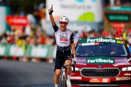 الإمارات للدراجات يتوج بالمرحلة السادسة من طواف إسبانيا 