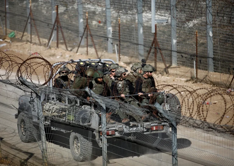 سيارات إسرائيلية تتوغل بريف القنيطرة.. وتفتيش مواقع