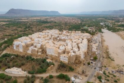 الأمطار تحاصر عدن ووفيات في شبوة وحضرموت باليمن