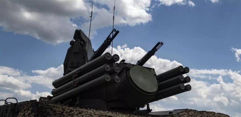 الدفاعات الجوية الروسية تدمر 21 مسيرة أوكرانية 