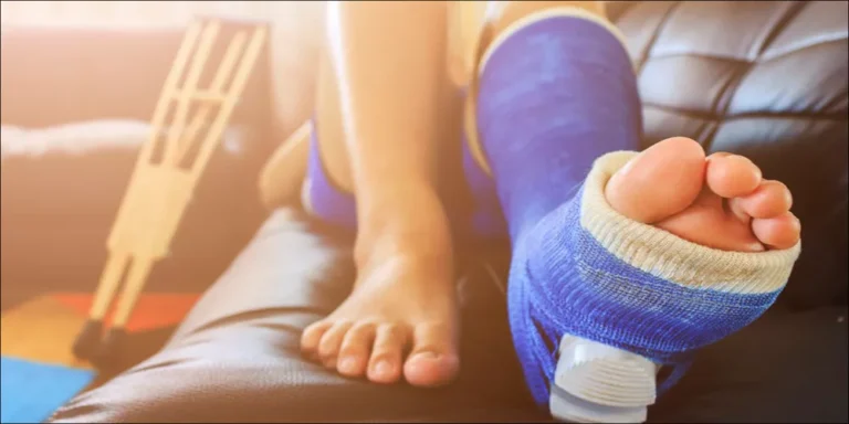 هل تصدق؟!.. إطالة الساقين تبدأ بـ "تكسير العظام" 