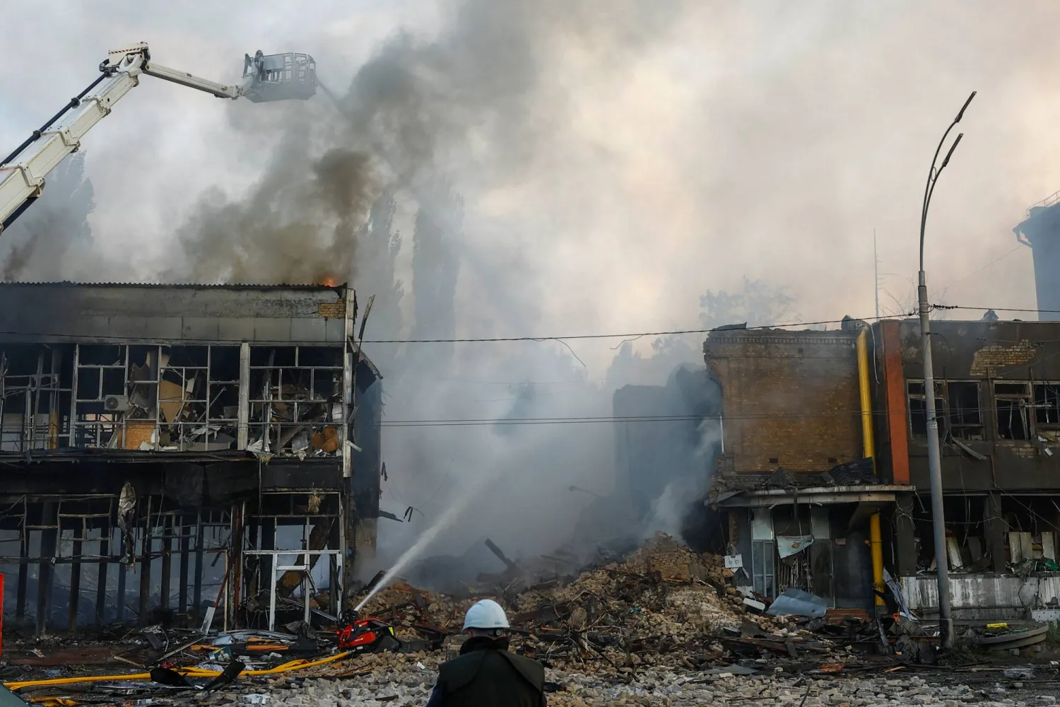 Hundreds of drones and missiles.. Russian bombing targets Ukrainian cities