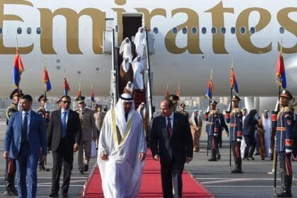Sisi receives Mohammed bin Zayed at Cairo Airport
