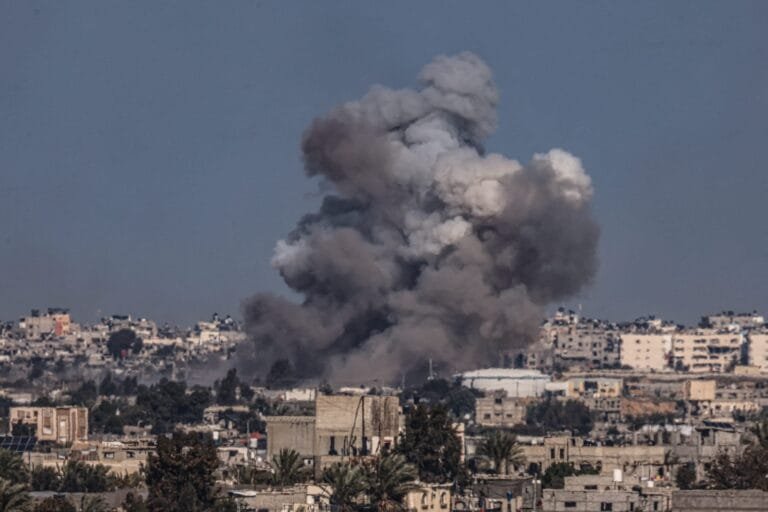 بين القنابل والاعترافات.. غزة في يومها الـ718 من الحرب