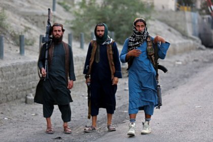 هجوم "شديد التعقيد" لطالبان باكستان يقتل 12 جندياً باكستانياً