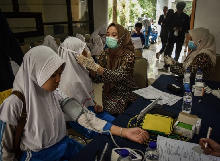 قاتل يتخفى بصمت.. ارتفاع ضغط الدم عند الأطفال