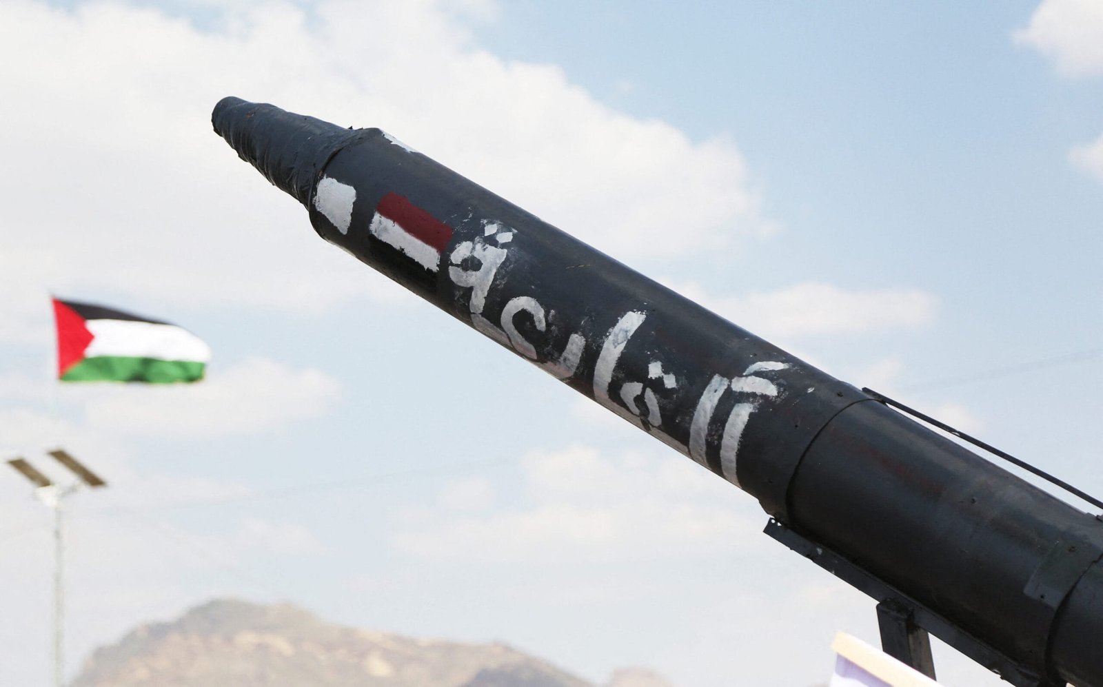 Hearing explosions.. Israel announces the interception of a missile launched from Yemen