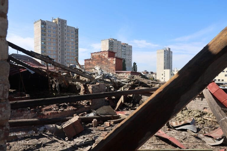 Russian forces advance on all Ukrainian fronts