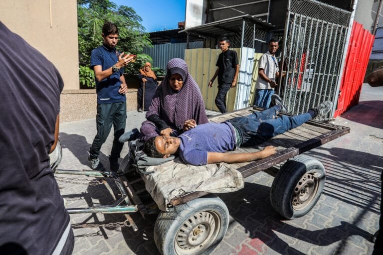 الدبابات تتقدم في حي الشيخ رضوان.. قصف إسرائيلي غير مسبوق على مدينة غزة