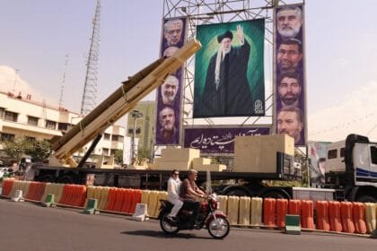 Iran defies Washington: Pezeshkian refuses to hand over enriched uranium and warns of "new blackmail"