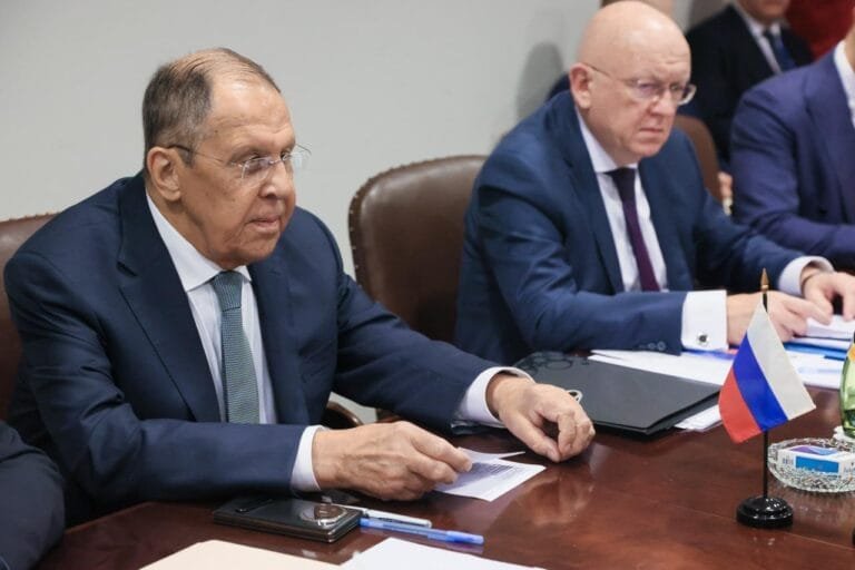 لافروف يدعو لإنهاء الحصار الأمريكي على كوبا فورًا ويؤكد دعم موسكو للشراكة الاستراتيجية