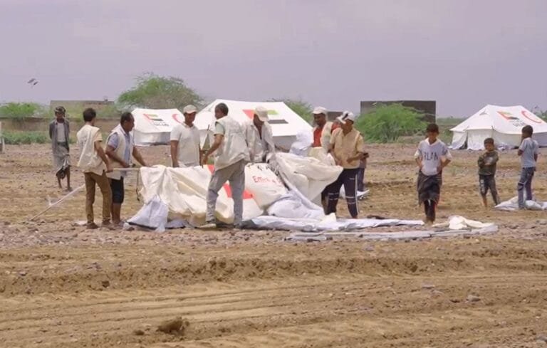The UAE provides humanitarian aid to those affected by floods on the western coast of Yemen