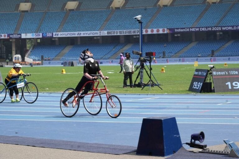Thekrah Al Kaabi's breaks the world record. She wins gold in the 100 meters at the Paralympic World Cup