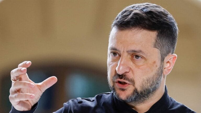 زيلينسكي يطالب بتسريع العمل على الضمانات الأمنية لأوكرانيا 