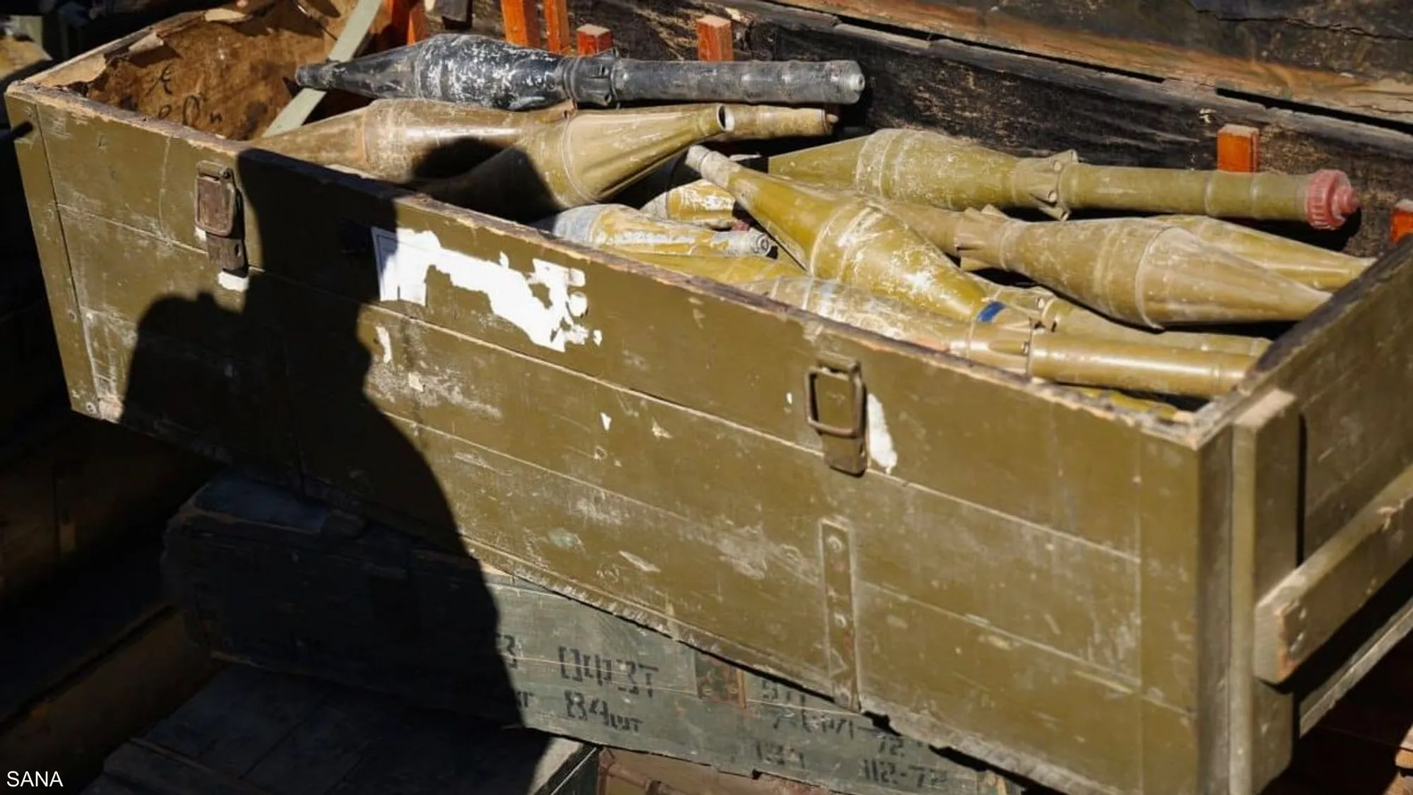 Syria.. Seizing large quantities of weapons prepared for smuggling abroad