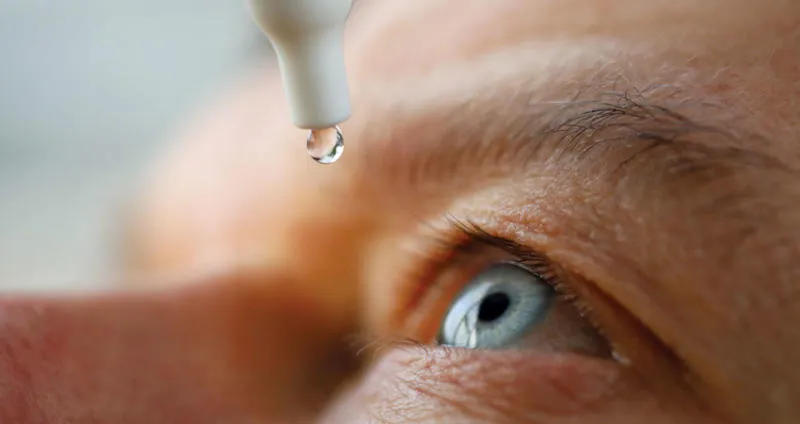 "قطرة عين" قد تخلصك من النظارات