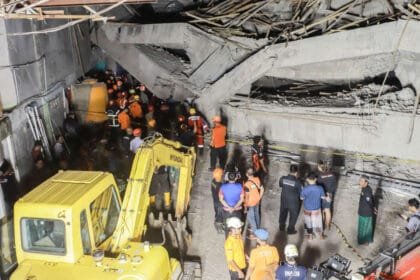 Dozens under the rubble.. 5 killed in school collapse in Indonesia