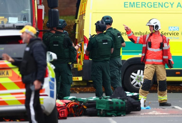 4 injured in knife attack outside synagogue north of Manchester