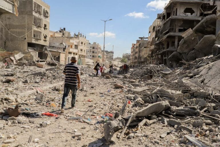 العفو الدولية: العدوان الإسرائيلي يحوّل غزة إلى جحيم.. نزوح جماعي وانهيار كامل لمقومات الحياة