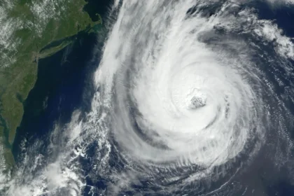 "Priscilla" roars in the Pacific Ocean... Hurricane threatens Mexico's coast with heavy rains and strong winds!