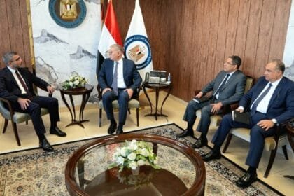 إطلاق أول مشروع مصري إماراتي لتحويل زيت الطعام المستخدم إلى وقود للطائرات