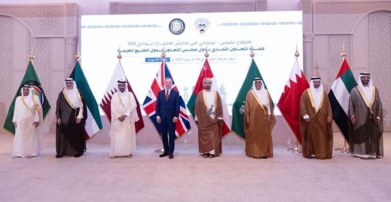 ‫الإمارات تؤكد دعمها للجهود الخليجية المشتركة الهادفة لتطوير التشريعات الاقتصادية