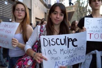 العنف المنزلي ضد النساء