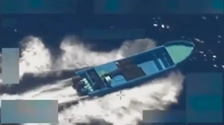 القوات الأمريكية تعلن مقتل 14 من مهربي المخدرات بالمحيط الهادئ