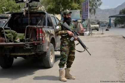 Pakistan announces the death of an officer, five soldiers, and seven militants near Afghanistan