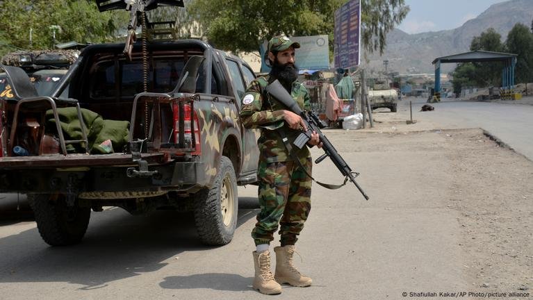 Pakistan announces the death of an officer, five soldiers, and seven militants near Afghanistan
