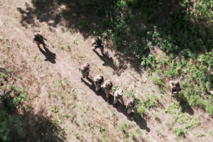 The Russian army captures a group of fighters from a Ukrainian special unit
