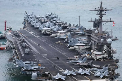 حاملة الطائرات الأمريكية