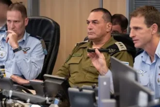 Israeli officers