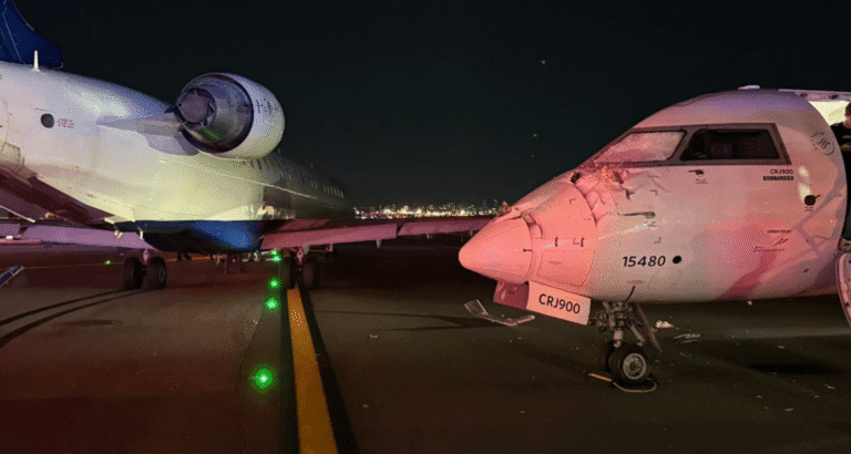 شاهد.. حادث "غريب" بين طائرتين في مطار أمريكي