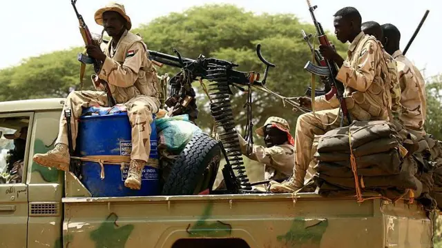 قوات الدعم السريع تعلن ضبط متهمين بارتكاب تجاوزات خلال عملية السيطرة على الفاشر