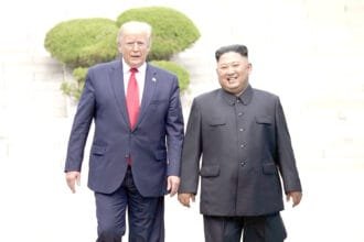 وزير كوري جنوبي يتوقع لقاء جديد بين ترامب وكيم جونغ أون